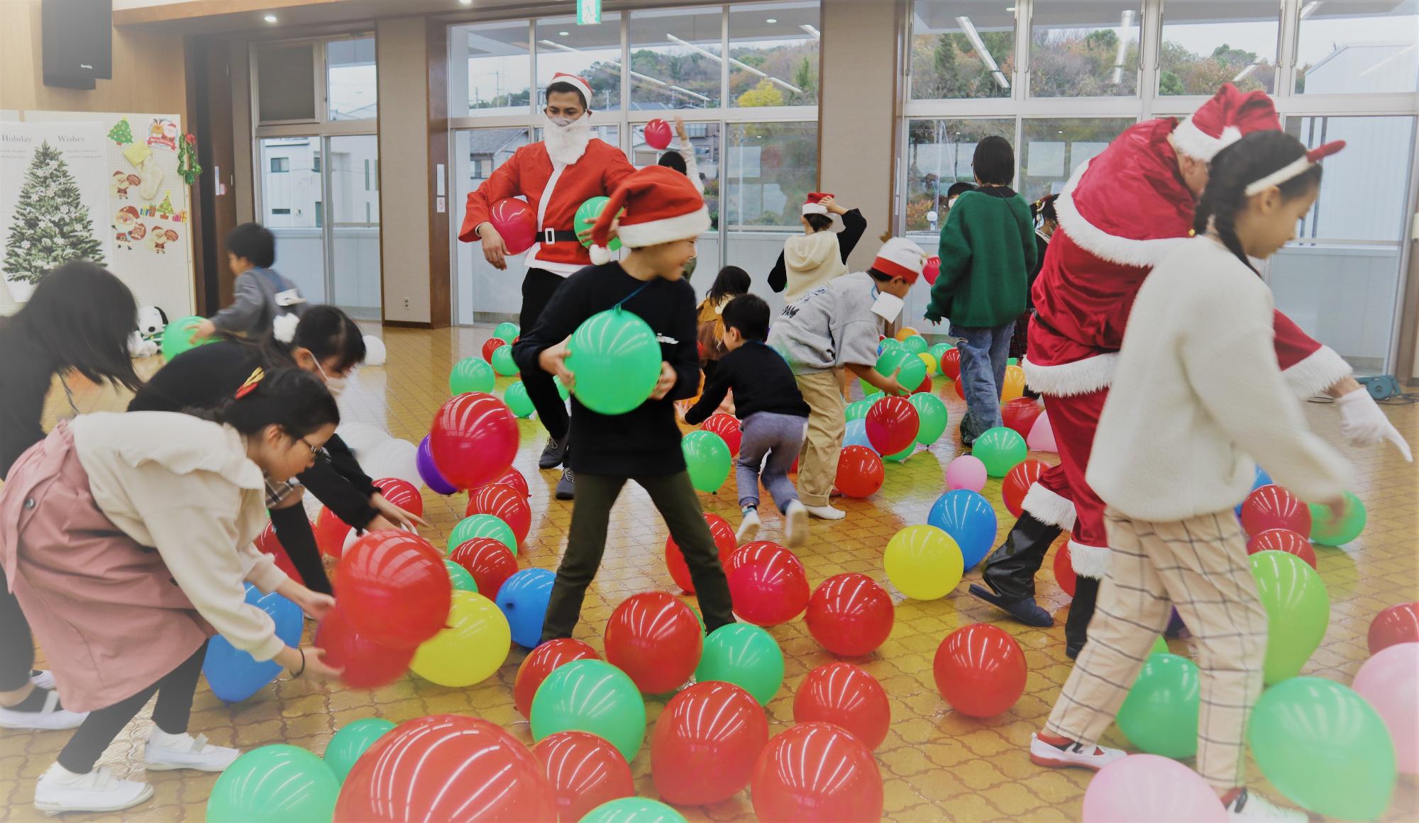 バルーンいっぱいクリスマス