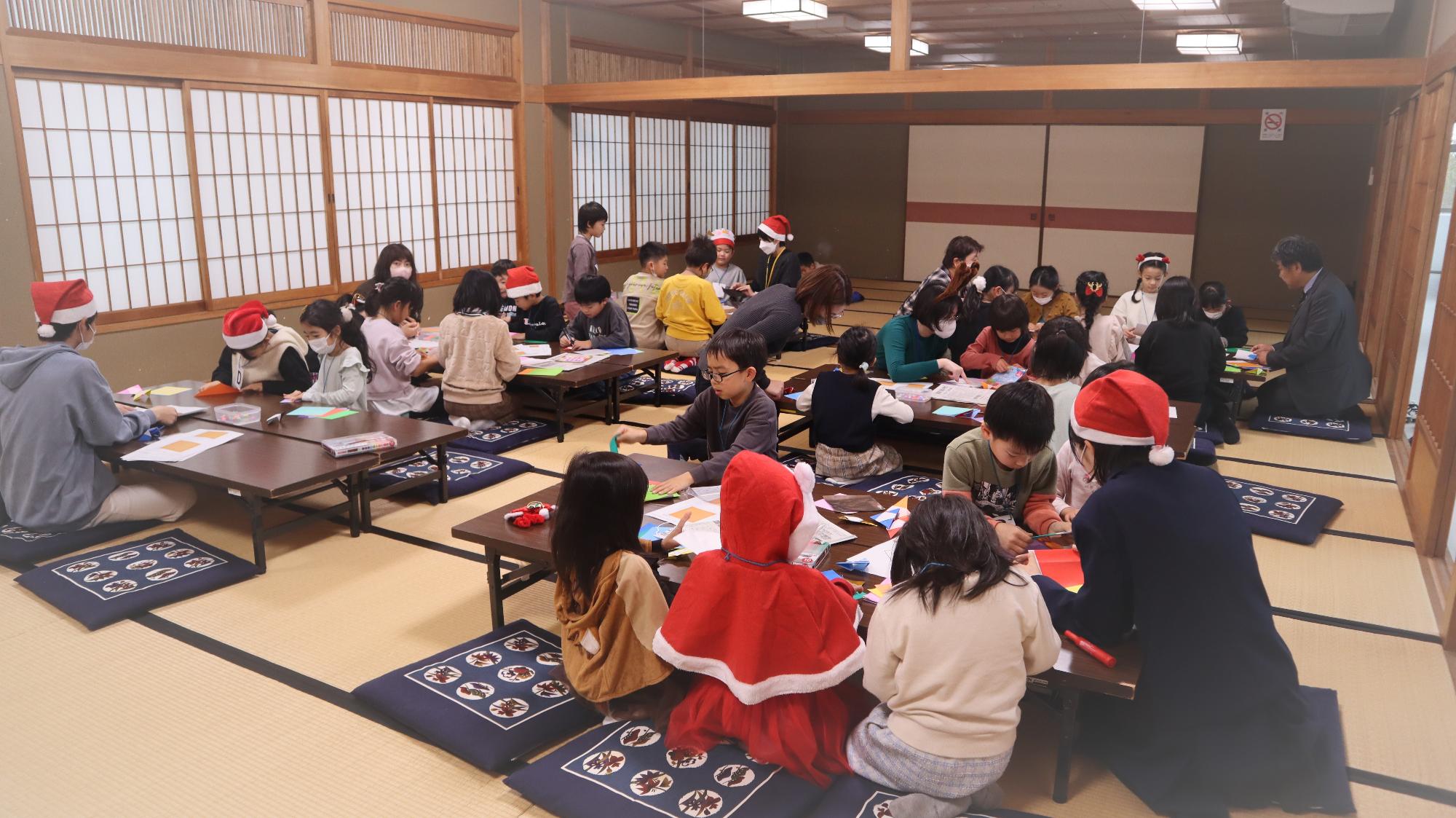 和室で工作