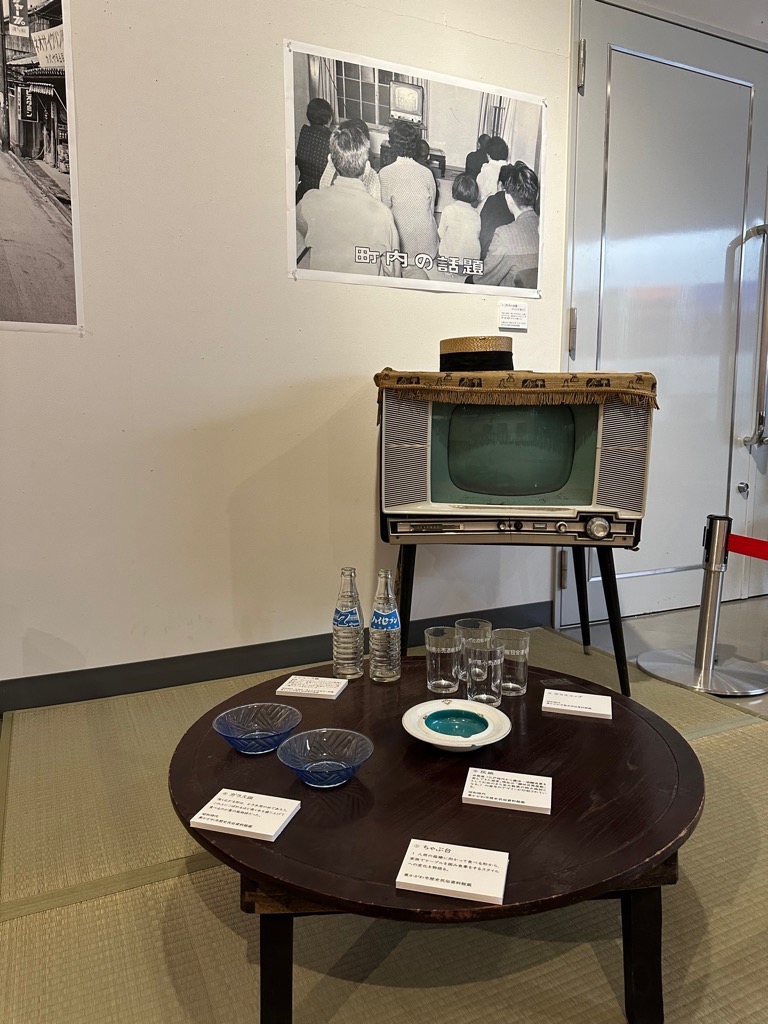 香川県立ミュージアム連携展「笠置シヅ子が生きた時代-絵画と生活・文化用品からみる-」