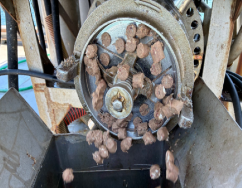 生えさ用ミキサー