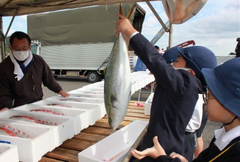 引田小学校校外学習の様子