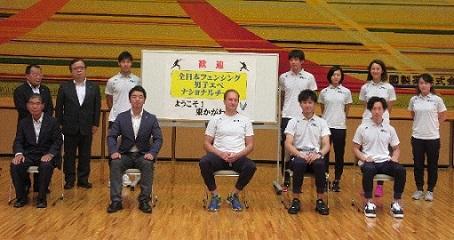 表敬訪問での記念写真