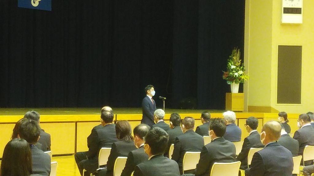 仕事始め式が行われている様子の写真