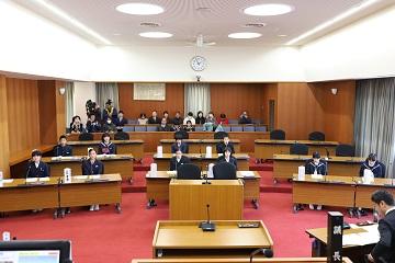 子ども議会が行われている様子の写真