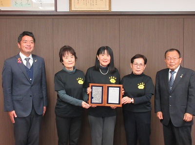 表敬訪問に参加した方々での集合写真