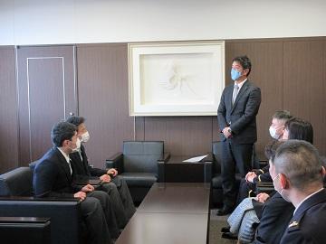 激励会が行われている様子の写真