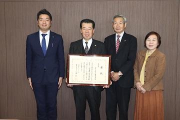 表敬訪問での記念写真