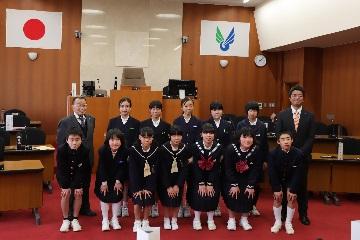 子ども議会での集合写真