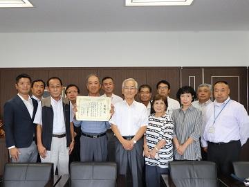 表敬訪問での記念写真