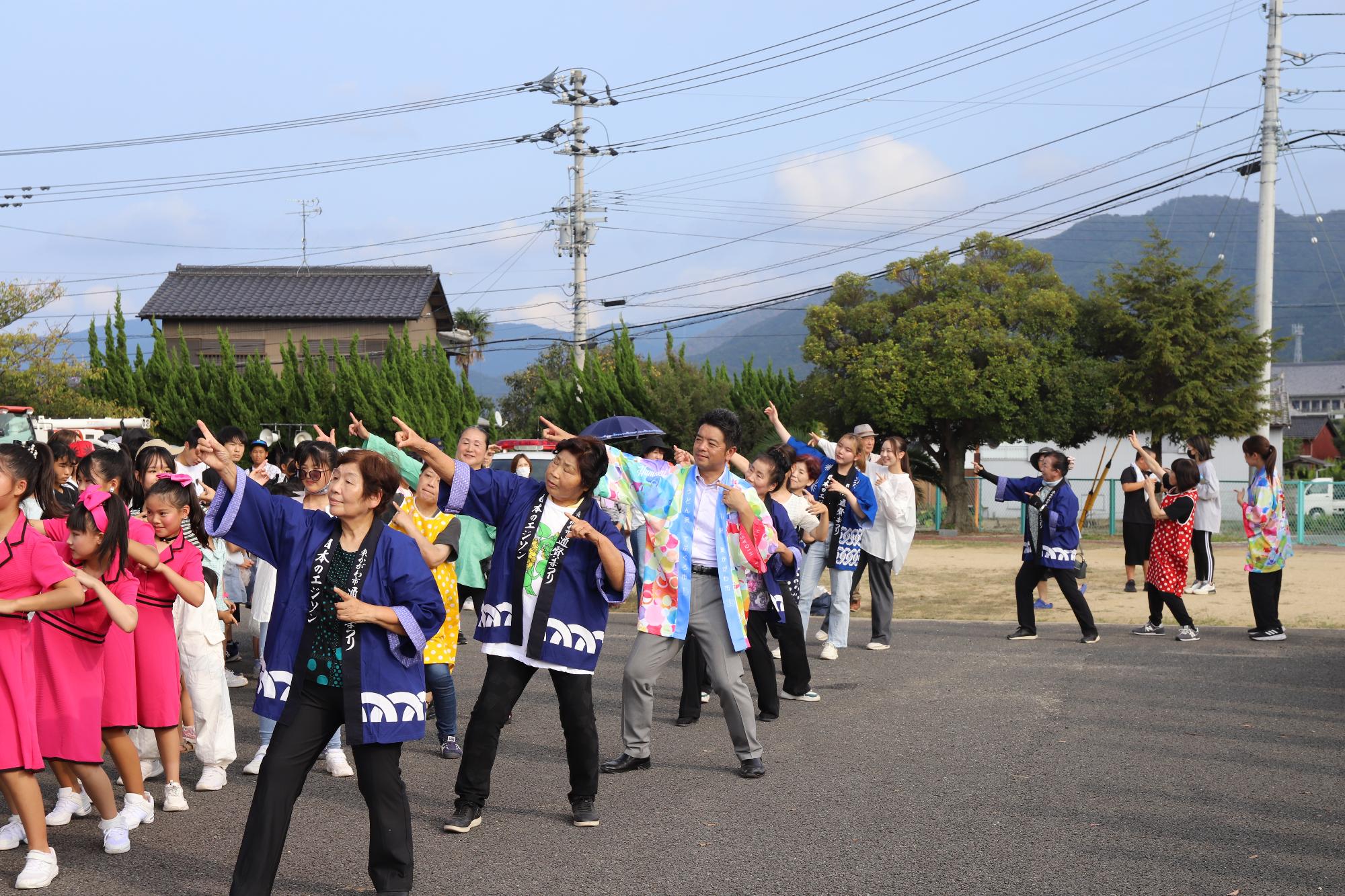 総踊り