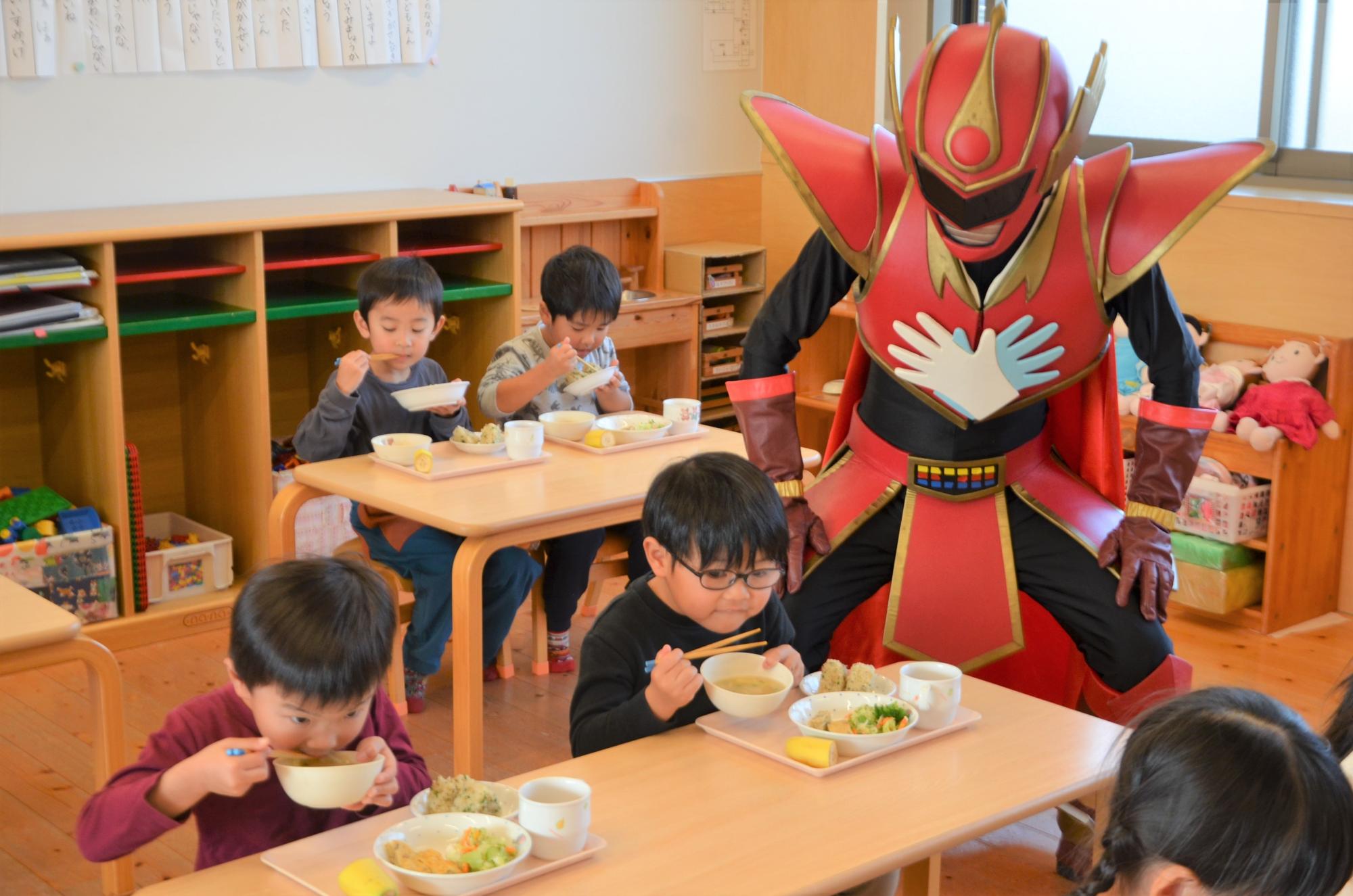 パセリを食べる子ども3