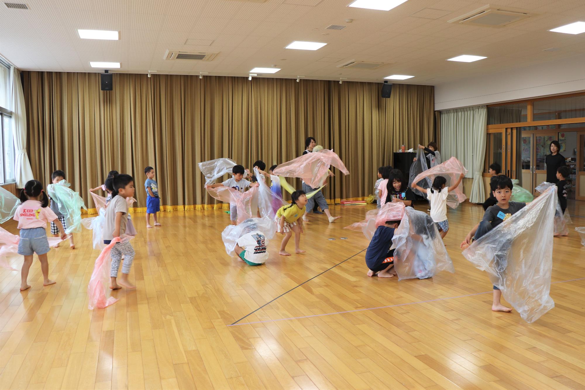 引田こども園芸術士との交流