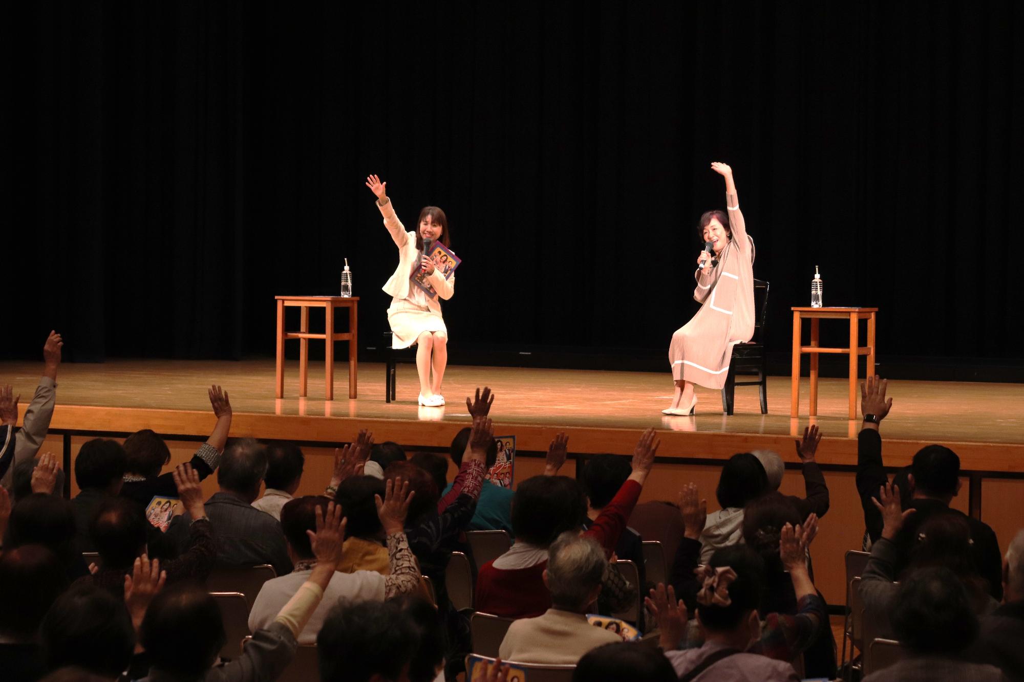 キムラ緑子さんが東かがわ市を訪問