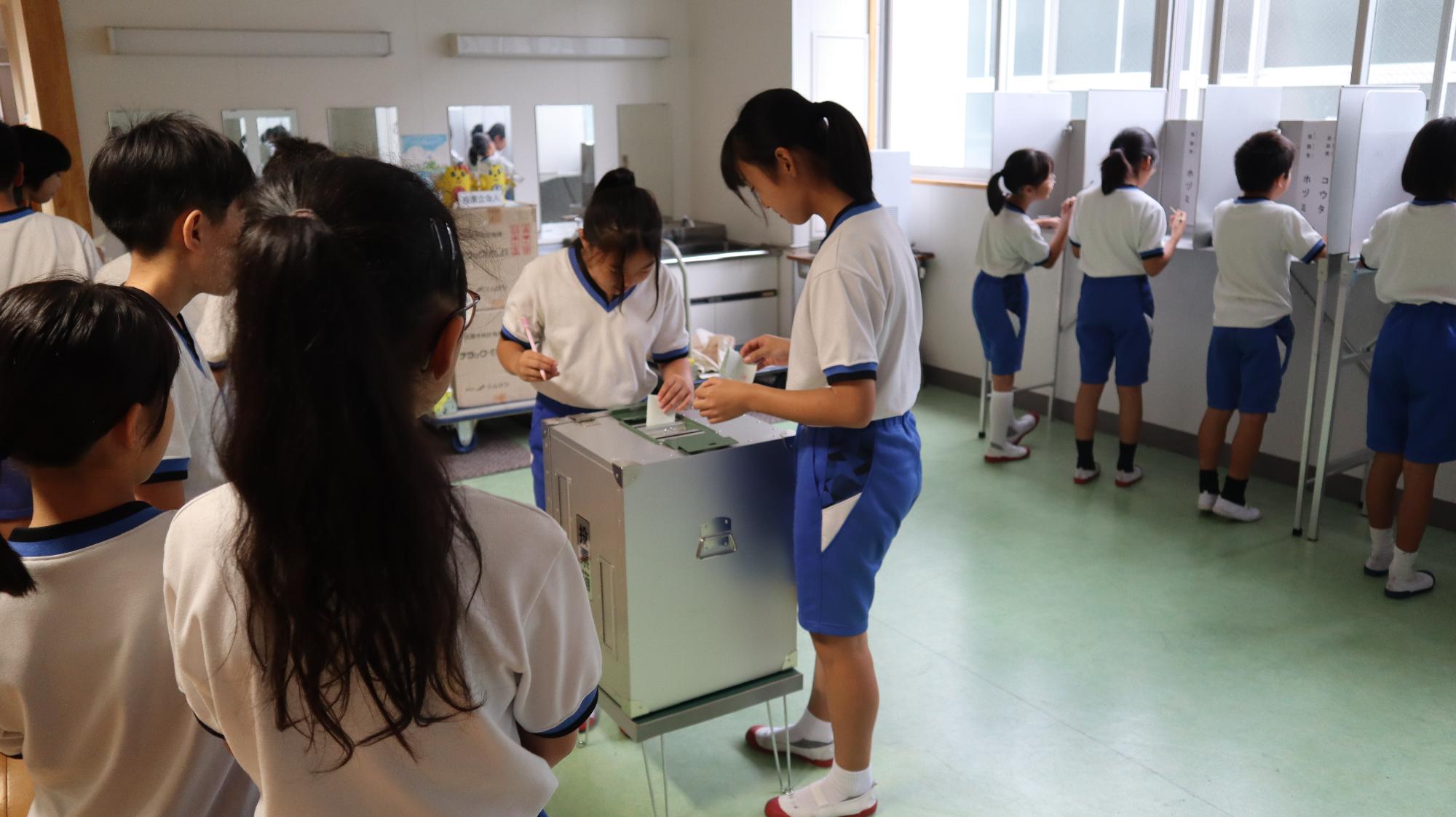 選挙啓発出前授業の様子