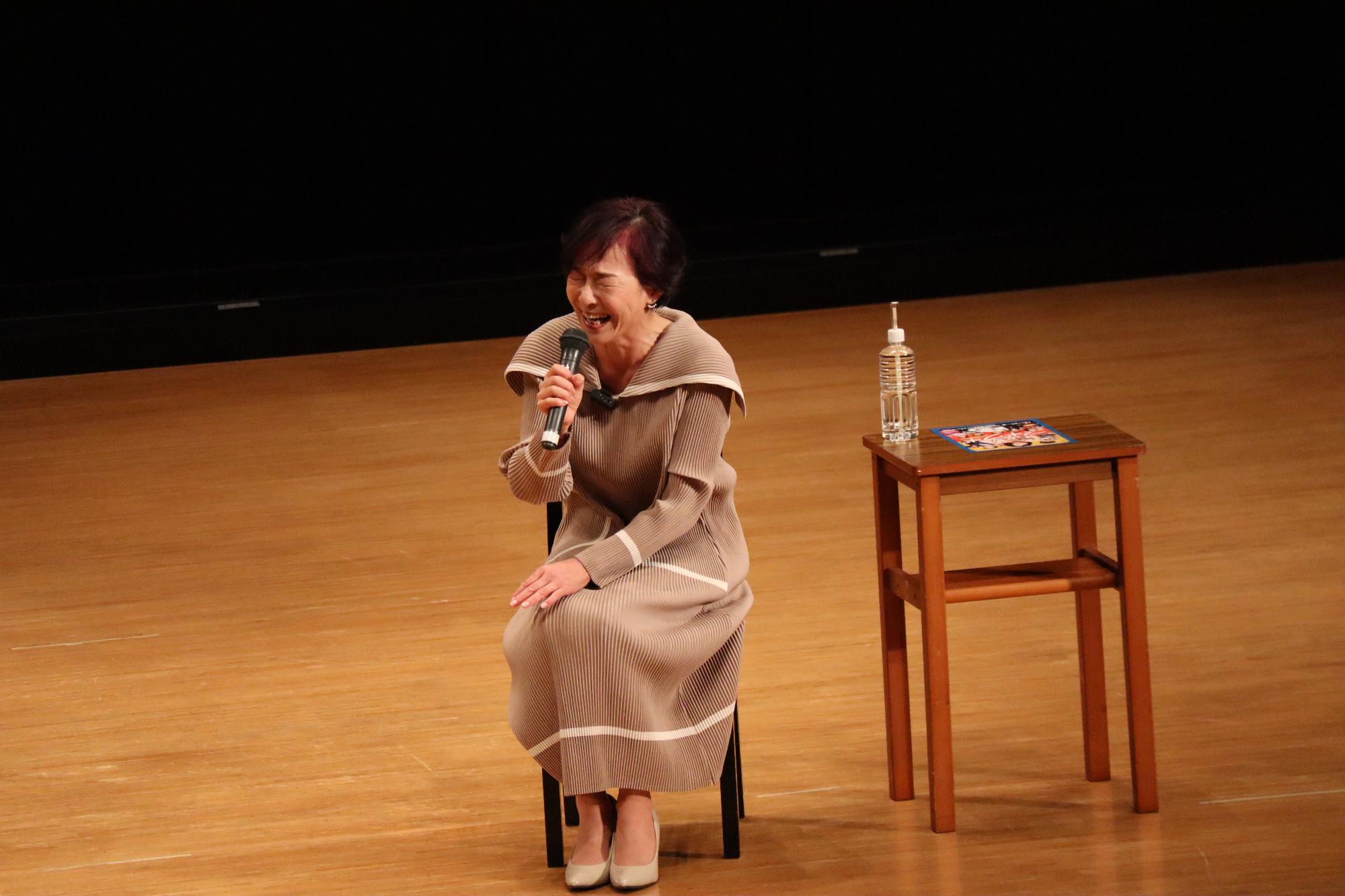 キムラ緑子さんが東かがわ市を訪問