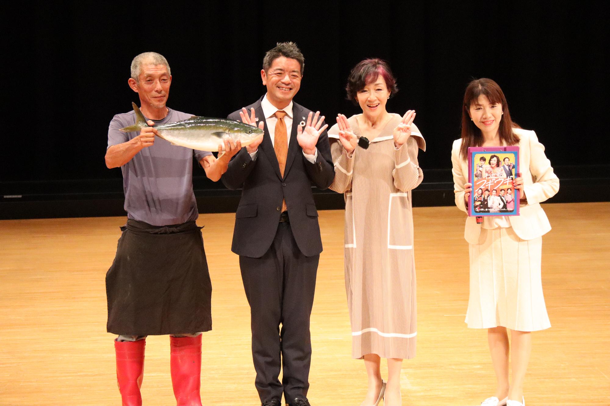 キムラ緑子さんが東かがわ市を訪問