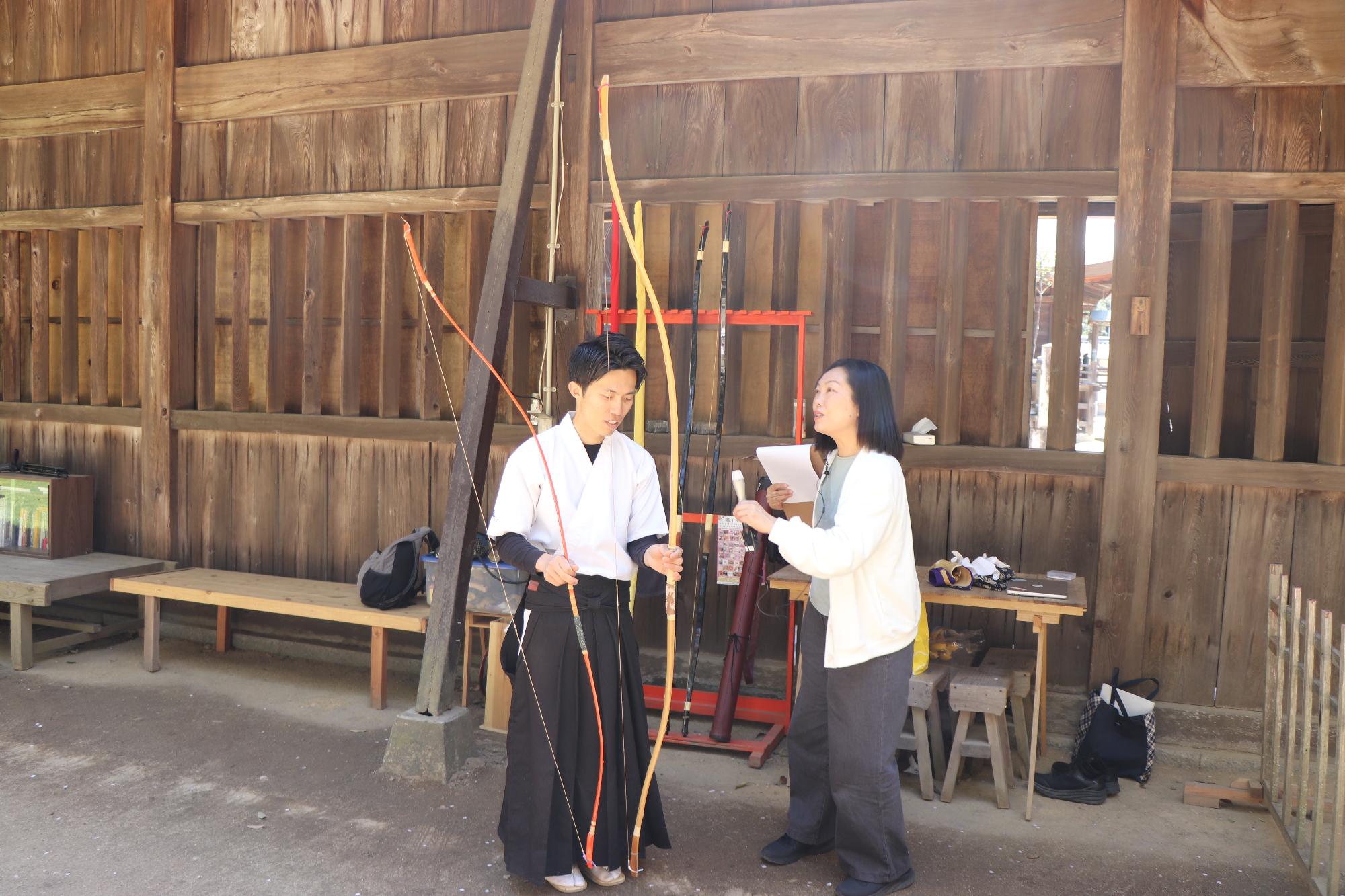 白鳥神社を拠点に弓道の楽しさを広める「さぬき小間弓会」