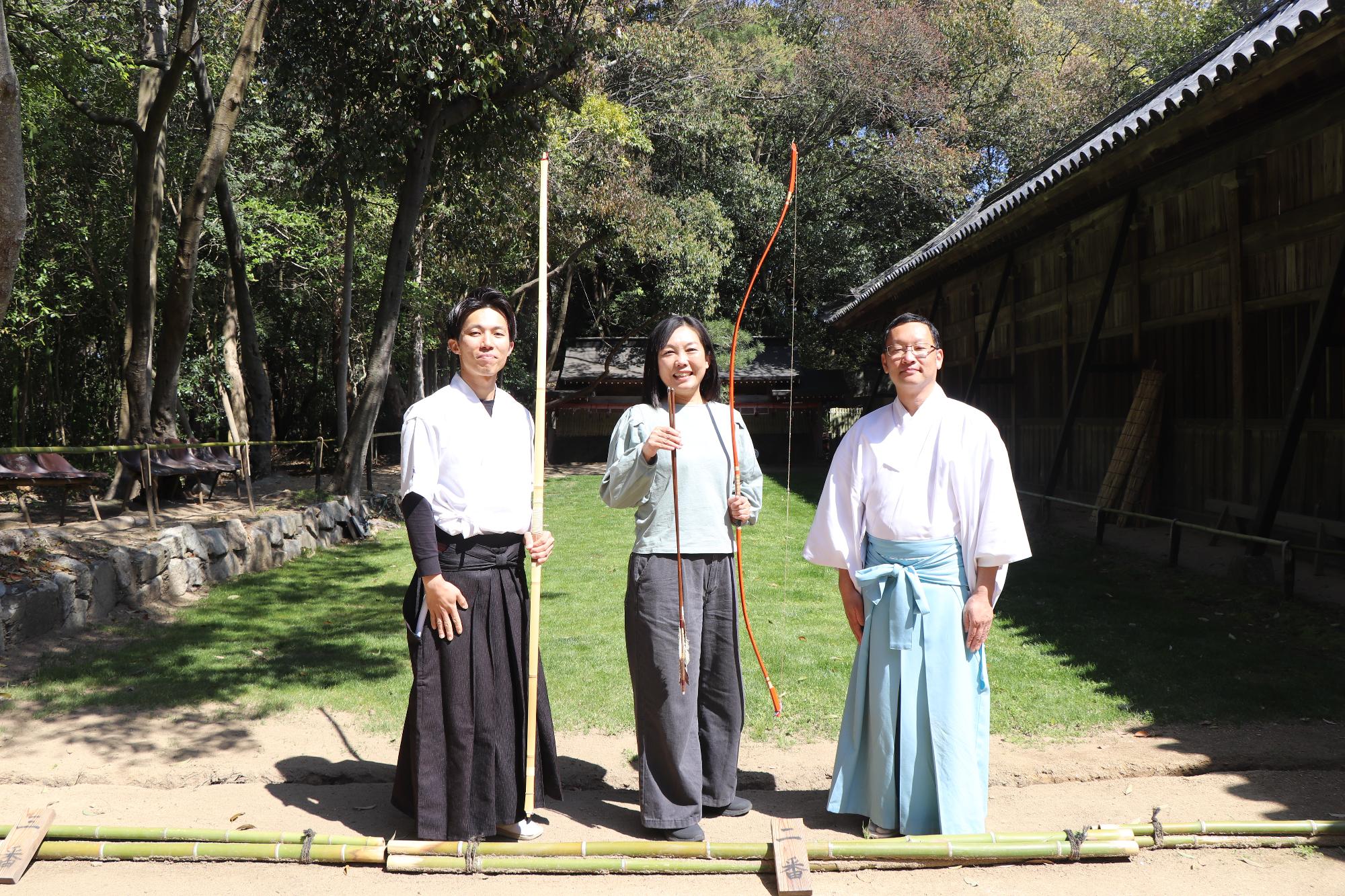 白鳥神社を拠点に弓道の楽しさを広める「さぬき小間弓会」
