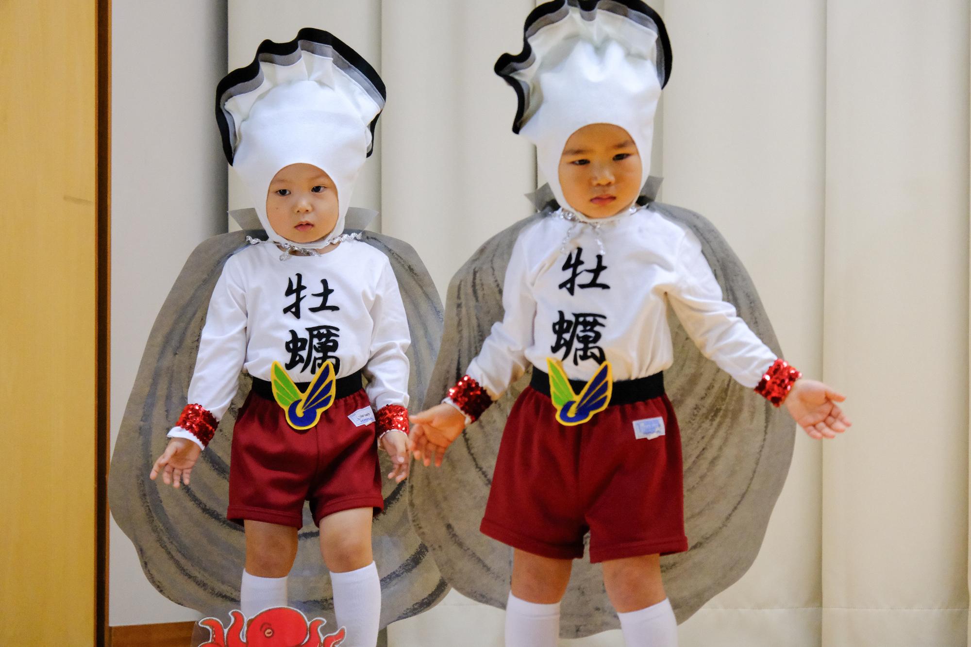 アドイケモードを踊る子どもたち