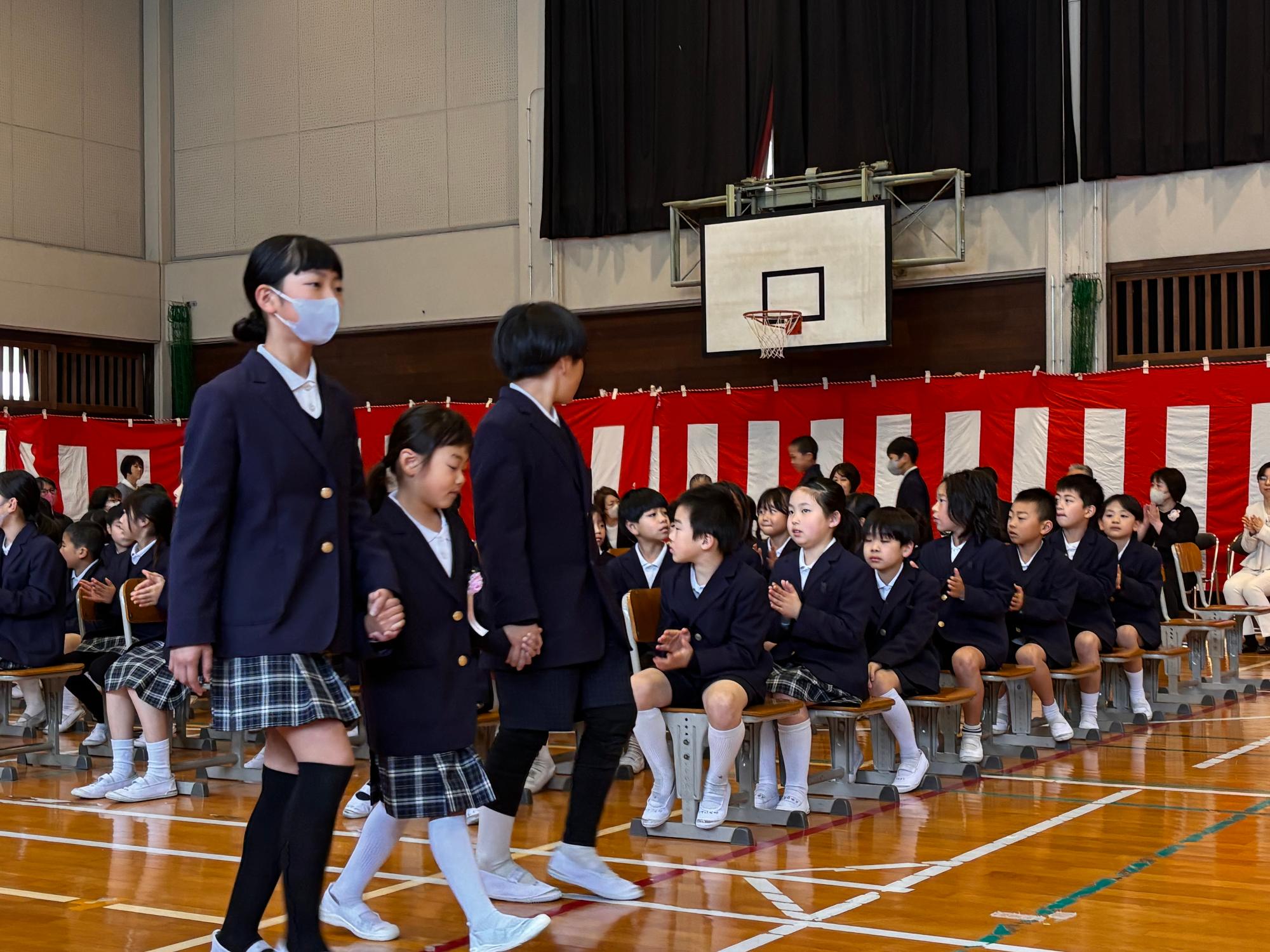 1年生入場