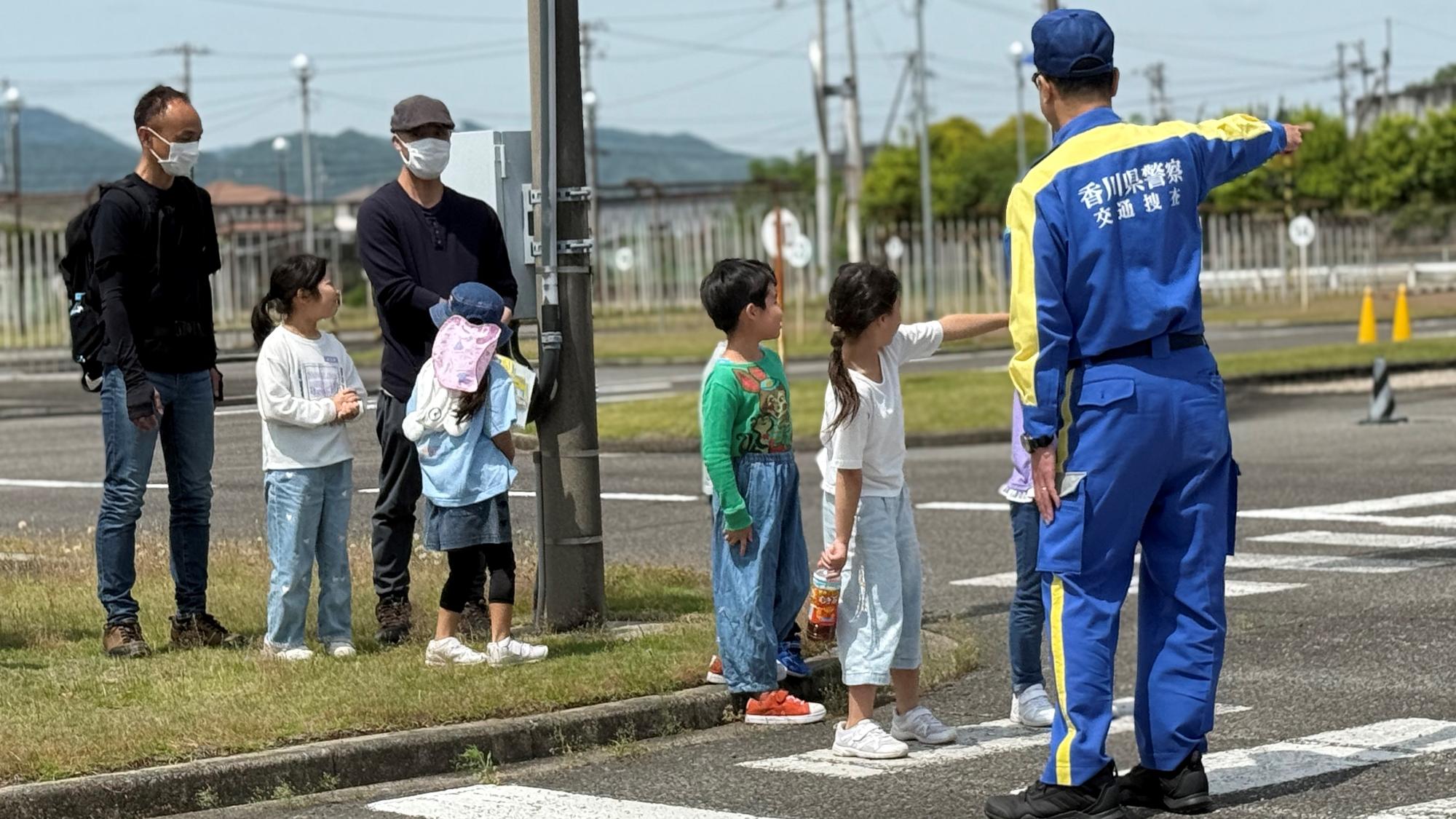 令和7年5月11日 白鳥小1年生 親子交通安全教室を開催