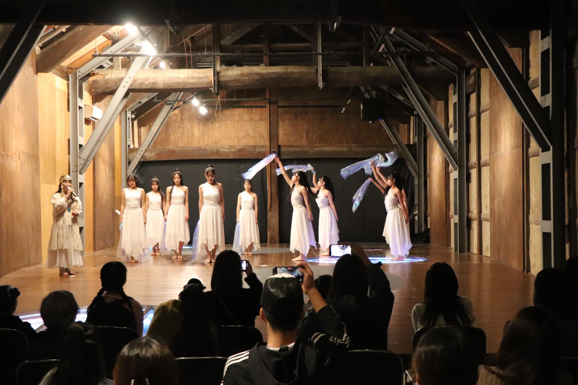 ウアココダンサーズ