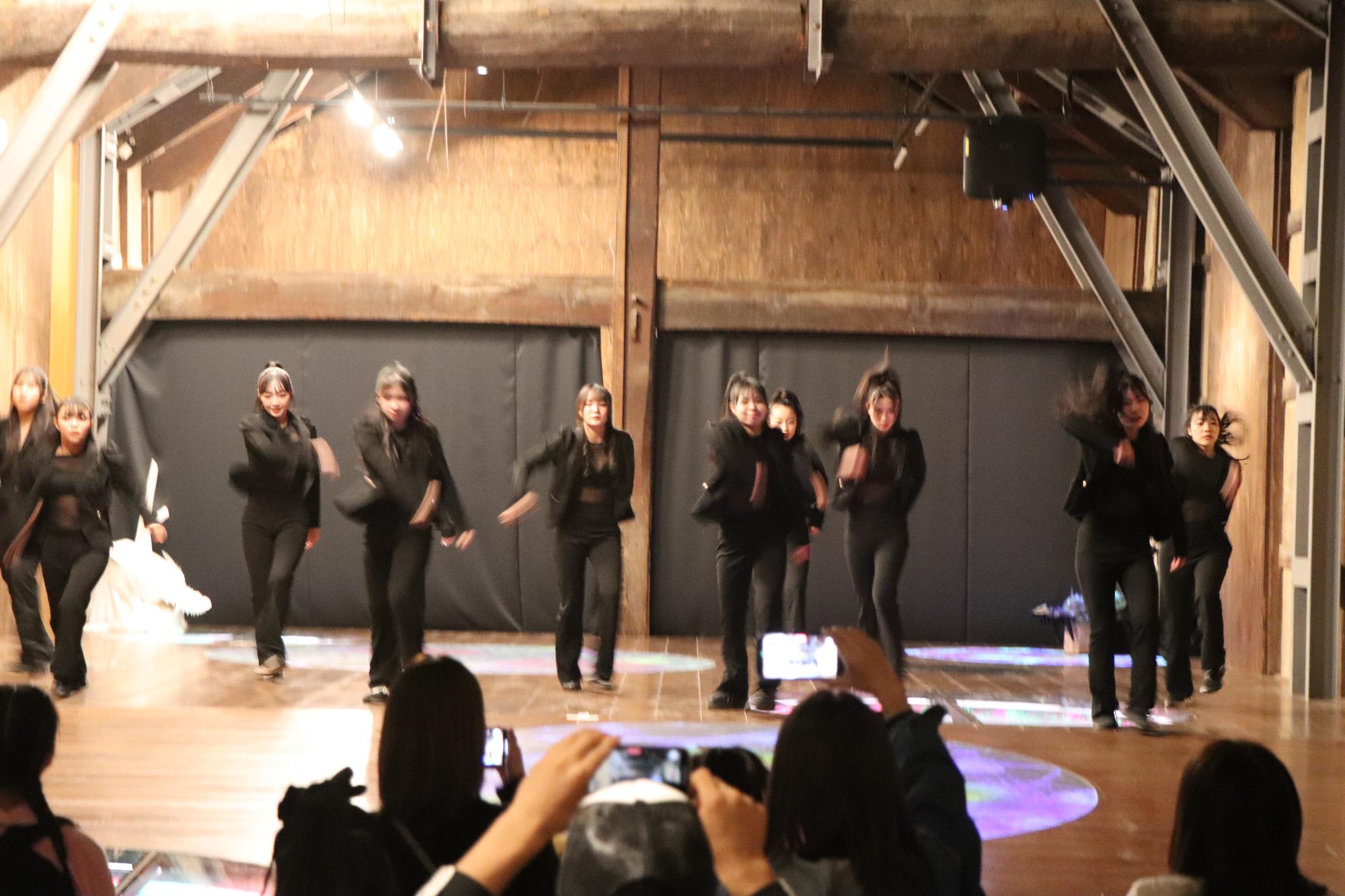 ウアココダンサーズ