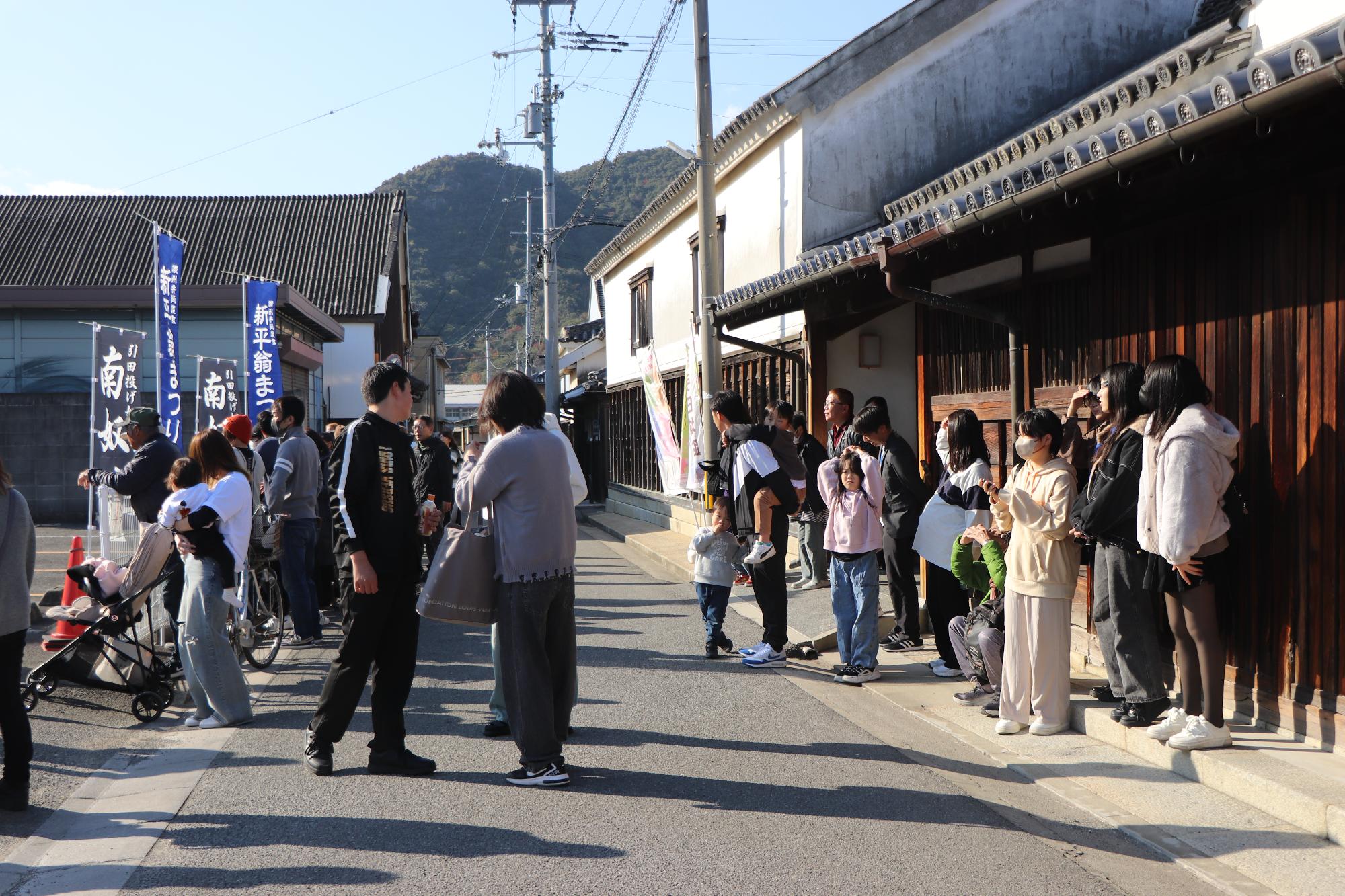 人が集まる駐車場