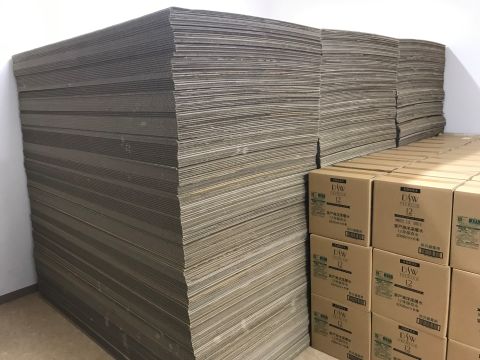 白鳥小中学校備蓄倉庫