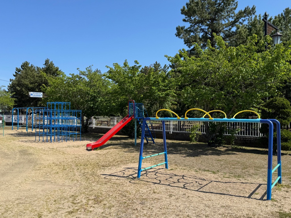 こどもひろばの遊具
