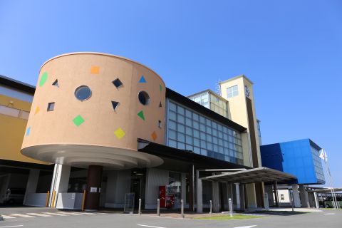 ひとの駅三本松 外観